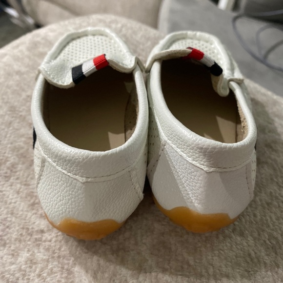 Kids Shoes Size 21 White Slip In - Picture 3 of 6
